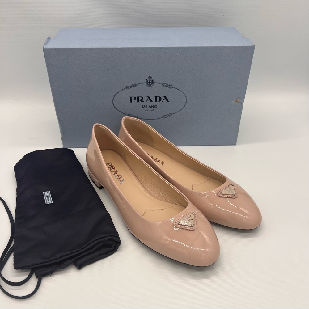 PRADA 
Patent Triangle Ballerina Flats